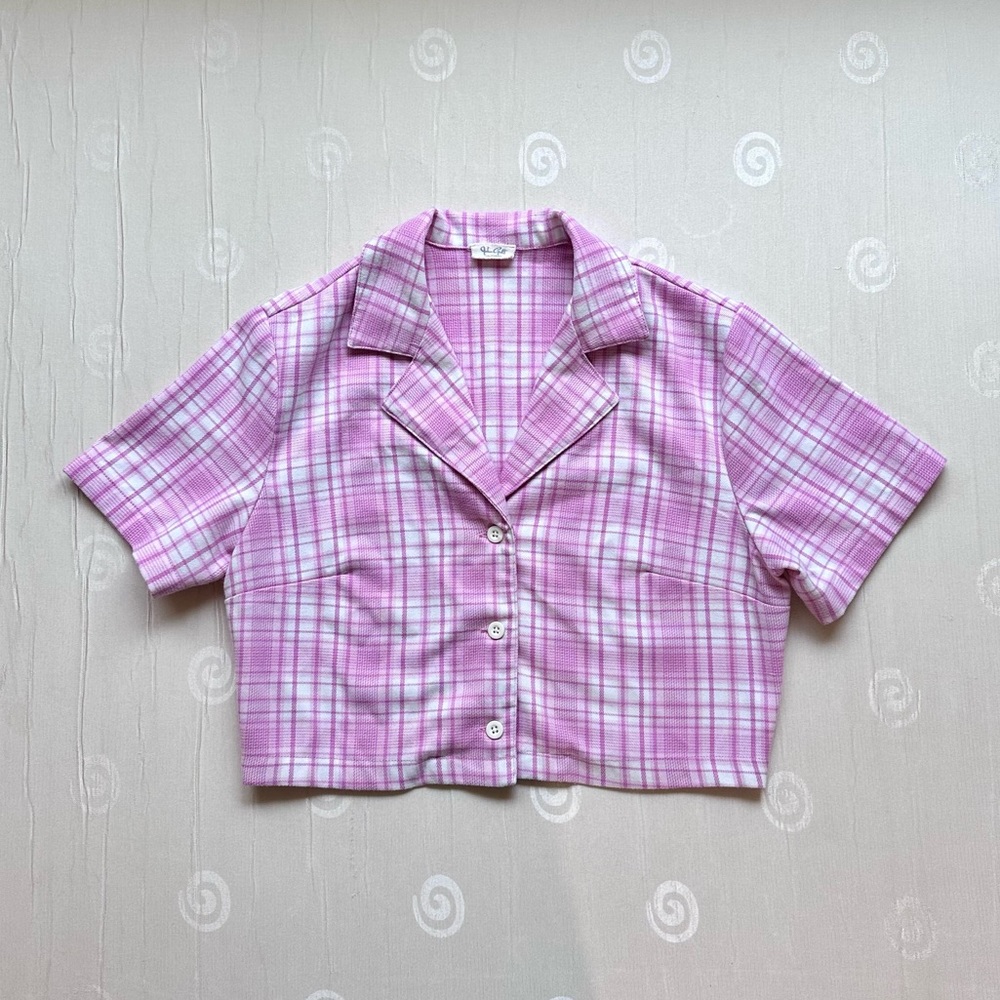 Brandy Melville pink plaid “Vivian” cropped button up tshirt